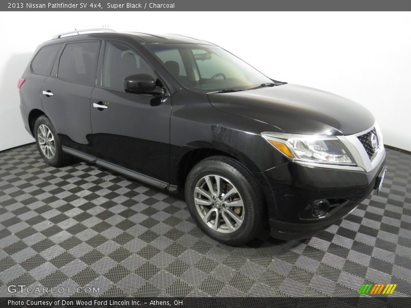 Super Black / Charcoal 2013 Nissan Pathfinder SV 4x4