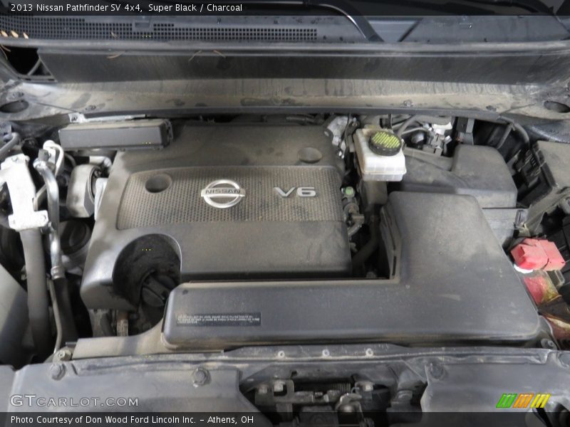 Super Black / Charcoal 2013 Nissan Pathfinder SV 4x4