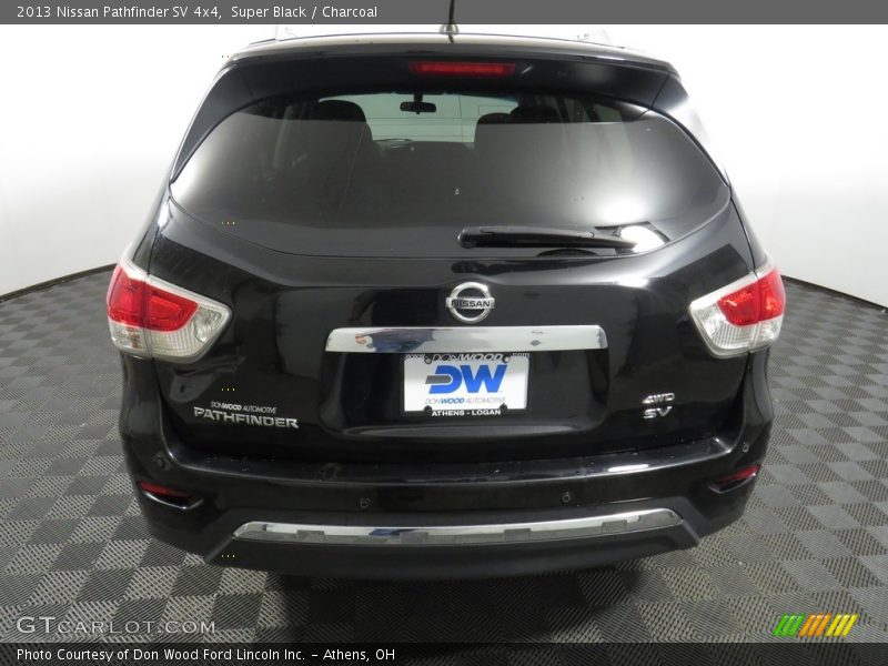 Super Black / Charcoal 2013 Nissan Pathfinder SV 4x4
