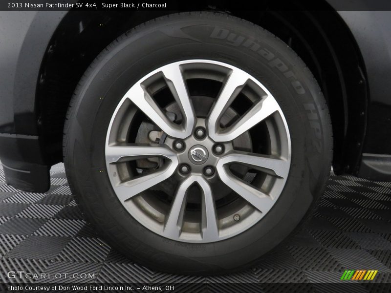 Super Black / Charcoal 2013 Nissan Pathfinder SV 4x4
