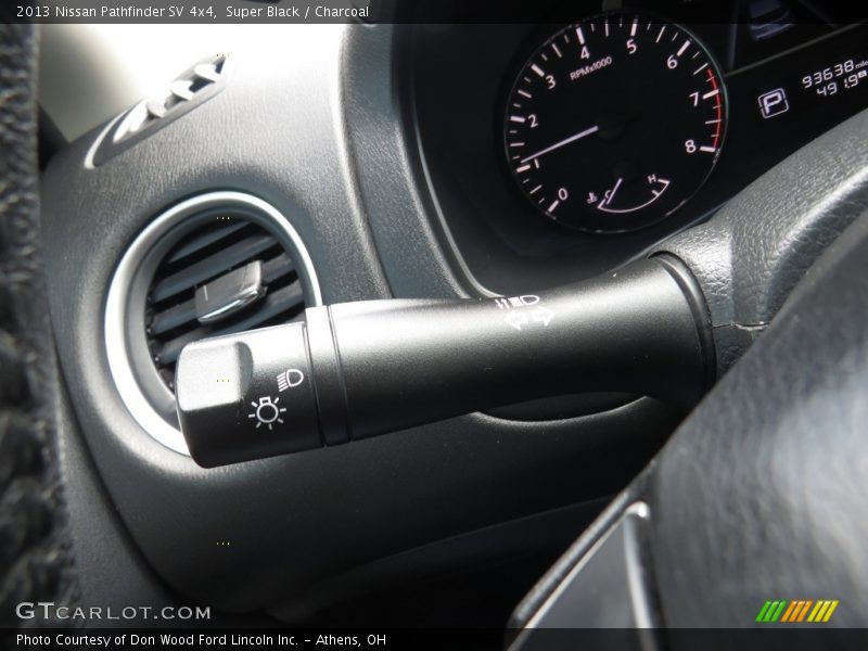 Super Black / Charcoal 2013 Nissan Pathfinder SV 4x4