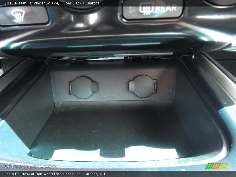 Super Black / Charcoal 2013 Nissan Pathfinder SV 4x4