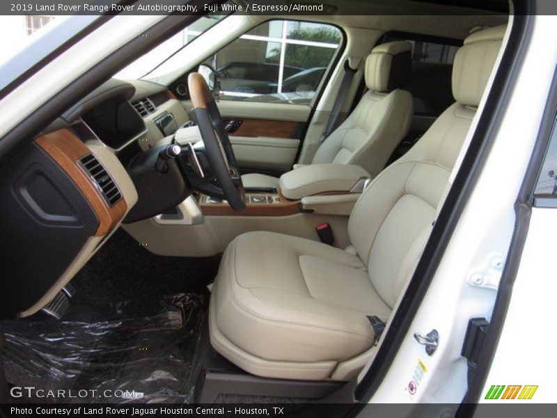 Fuji White / Espresso/Almond 2019 Land Rover Range Rover Autobiography