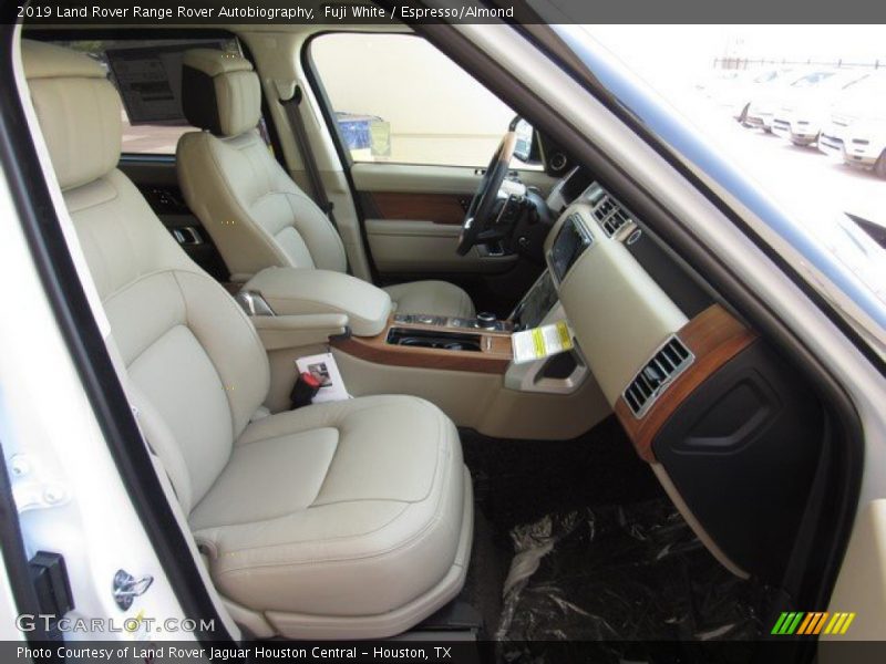 Fuji White / Espresso/Almond 2019 Land Rover Range Rover Autobiography