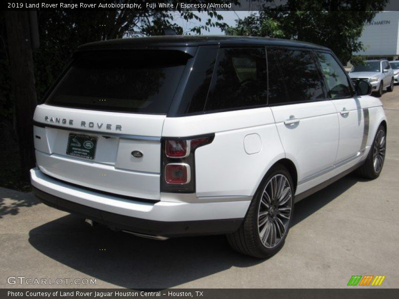 Fuji White / Espresso/Almond 2019 Land Rover Range Rover Autobiography