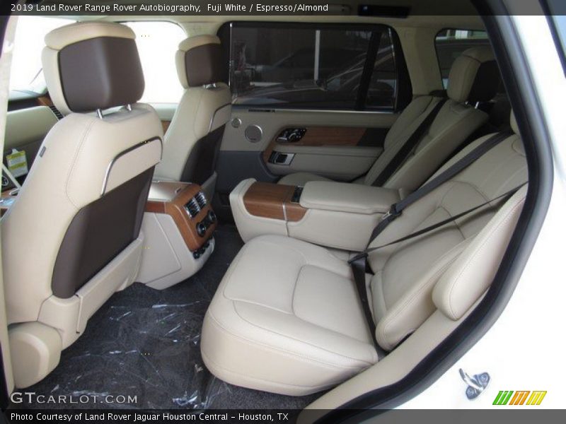 Fuji White / Espresso/Almond 2019 Land Rover Range Rover Autobiography