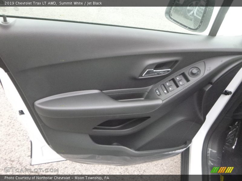 Summit White / Jet Black 2019 Chevrolet Trax LT AWD