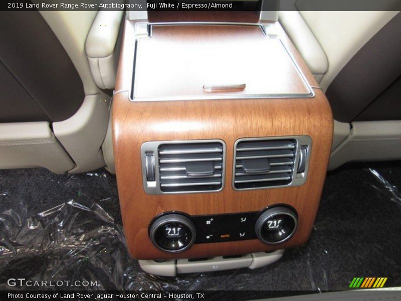 Fuji White / Espresso/Almond 2019 Land Rover Range Rover Autobiography