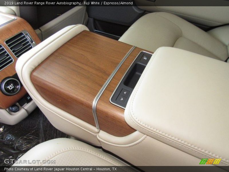 Fuji White / Espresso/Almond 2019 Land Rover Range Rover Autobiography