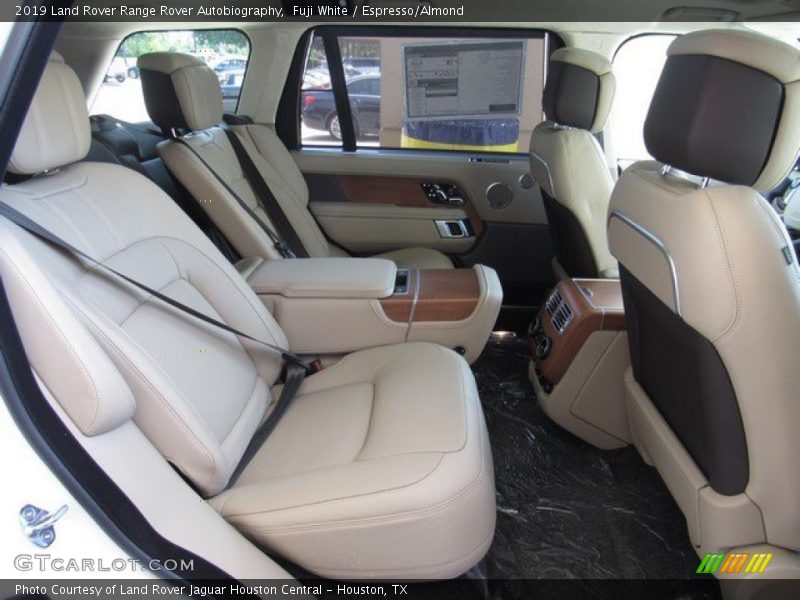 Fuji White / Espresso/Almond 2019 Land Rover Range Rover Autobiography