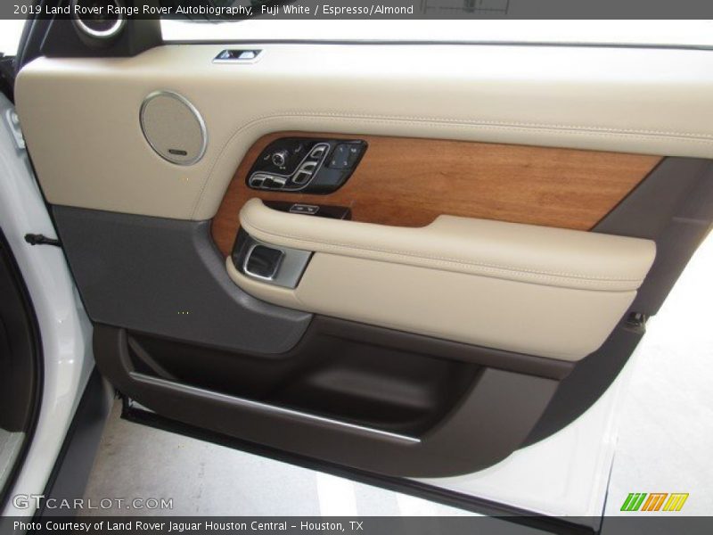 Fuji White / Espresso/Almond 2019 Land Rover Range Rover Autobiography