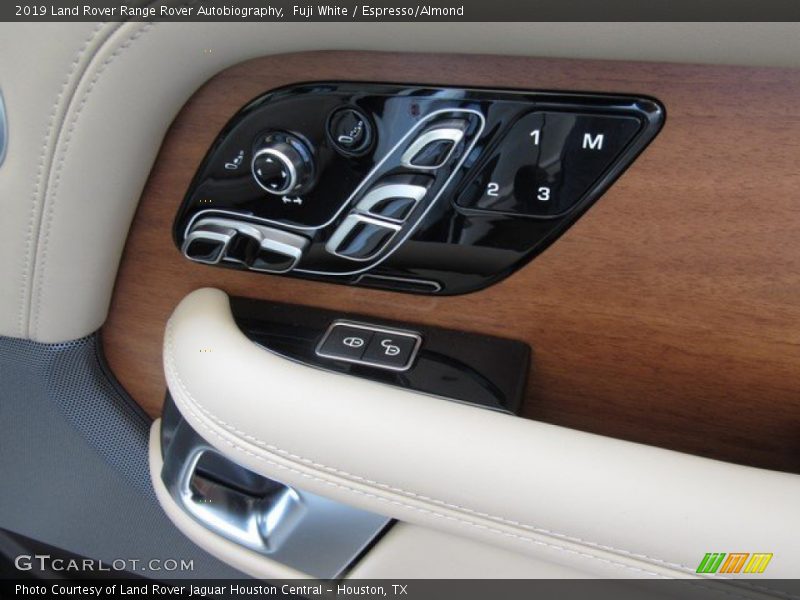 Fuji White / Espresso/Almond 2019 Land Rover Range Rover Autobiography