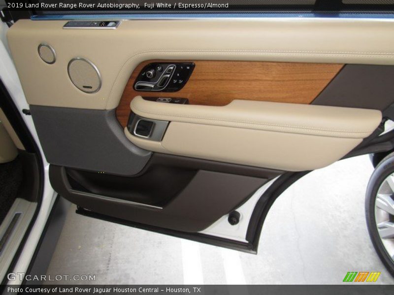 Fuji White / Espresso/Almond 2019 Land Rover Range Rover Autobiography