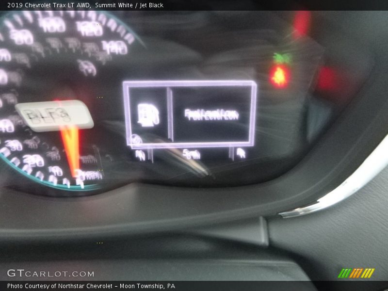 Summit White / Jet Black 2019 Chevrolet Trax LT AWD