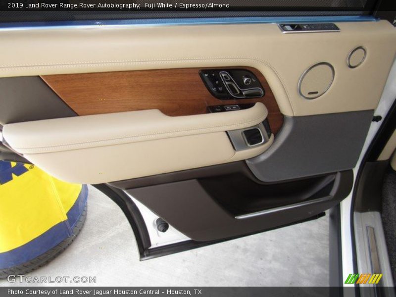 Fuji White / Espresso/Almond 2019 Land Rover Range Rover Autobiography