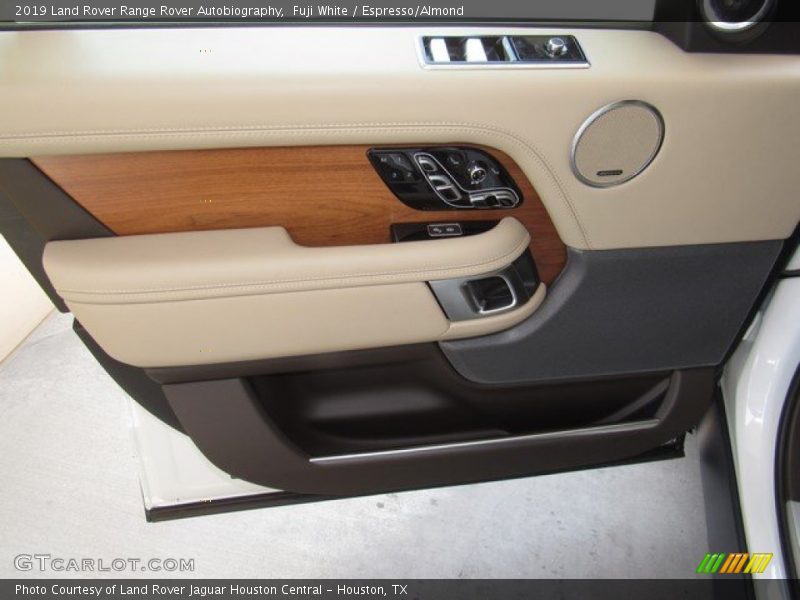 Fuji White / Espresso/Almond 2019 Land Rover Range Rover Autobiography