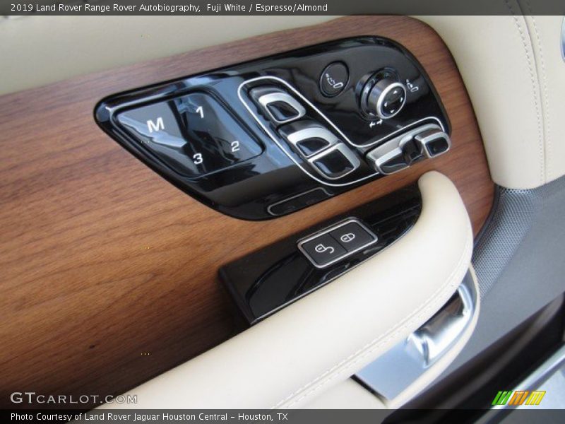 Fuji White / Espresso/Almond 2019 Land Rover Range Rover Autobiography