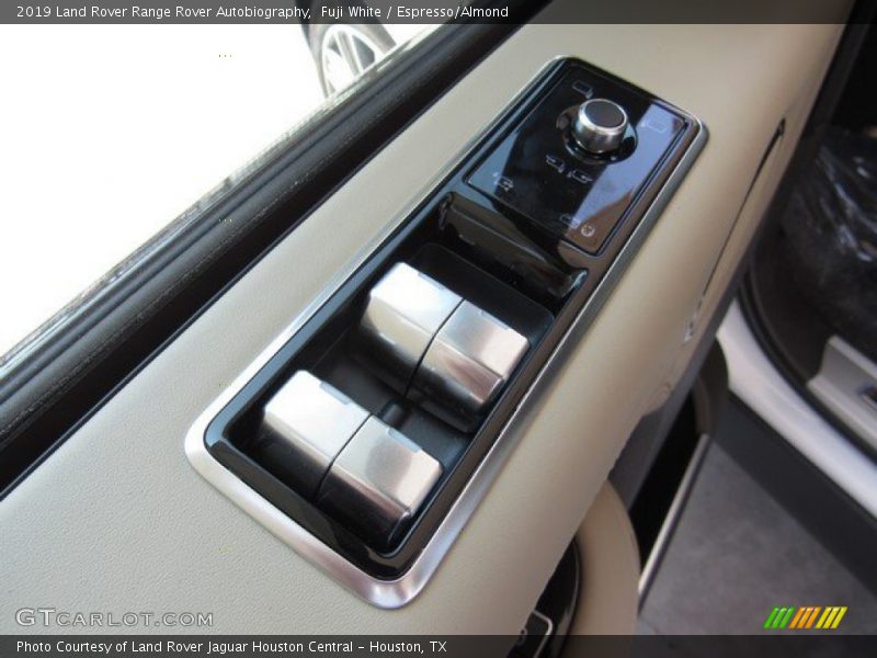 Fuji White / Espresso/Almond 2019 Land Rover Range Rover Autobiography