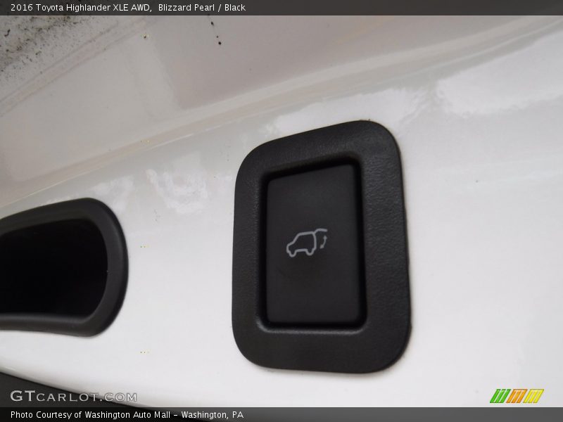 Blizzard Pearl / Black 2016 Toyota Highlander XLE AWD