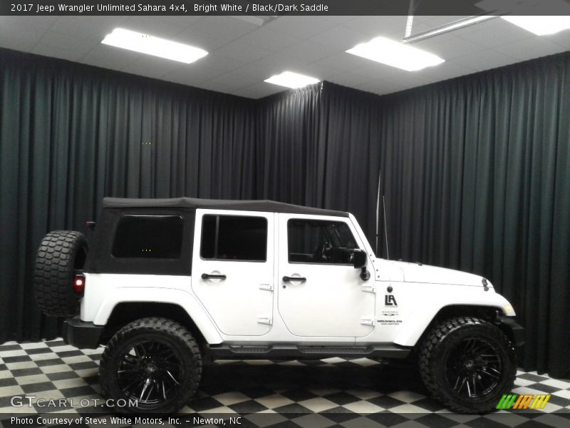 Bright White / Black/Dark Saddle 2017 Jeep Wrangler Unlimited Sahara 4x4