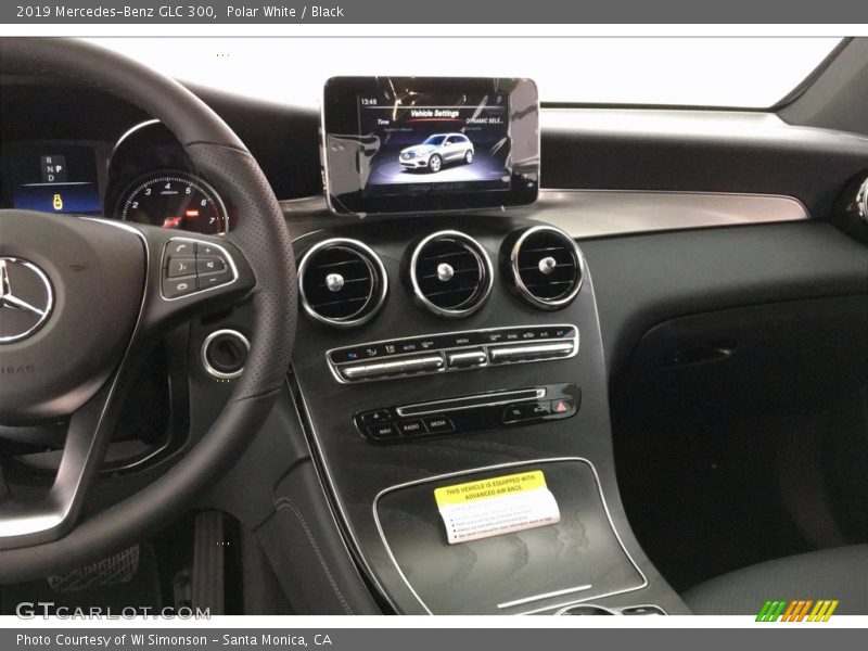 Polar White / Black 2019 Mercedes-Benz GLC 300