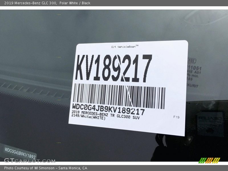 Polar White / Black 2019 Mercedes-Benz GLC 300