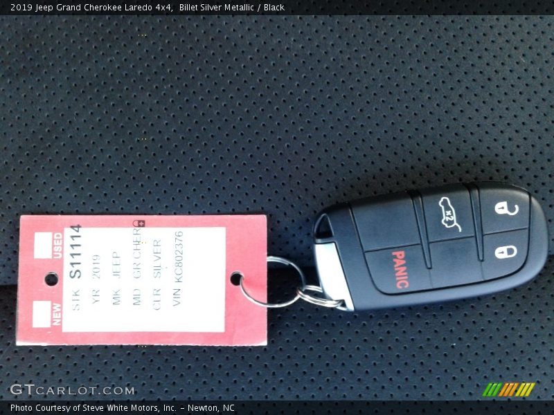 Billet Silver Metallic / Black 2019 Jeep Grand Cherokee Laredo 4x4