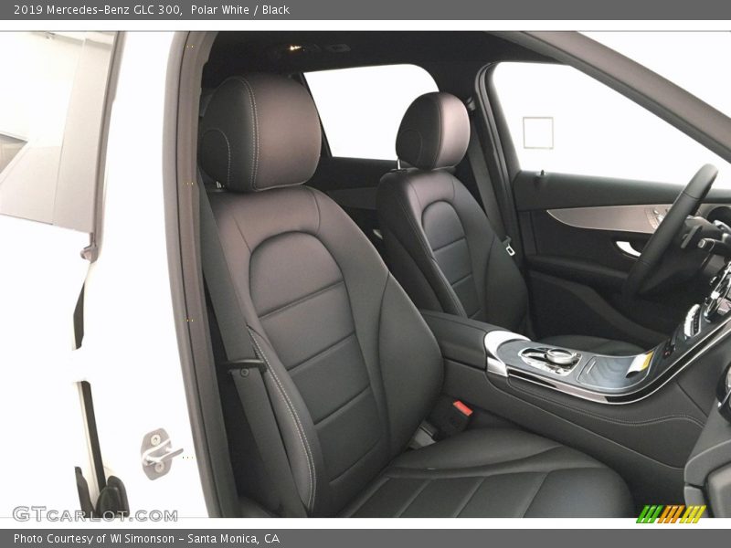 Polar White / Black 2019 Mercedes-Benz GLC 300