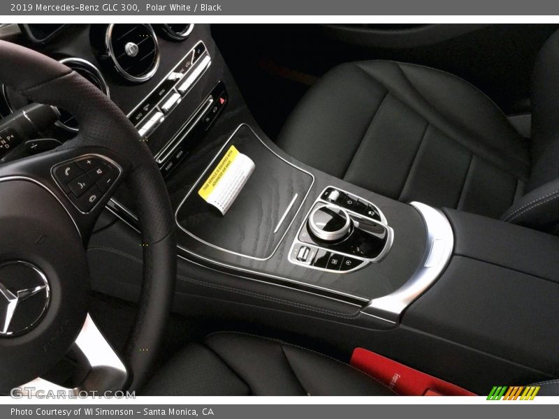 Polar White / Black 2019 Mercedes-Benz GLC 300