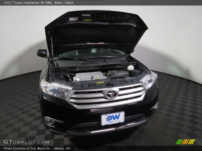 Black / Black 2013 Toyota Highlander SE 4WD