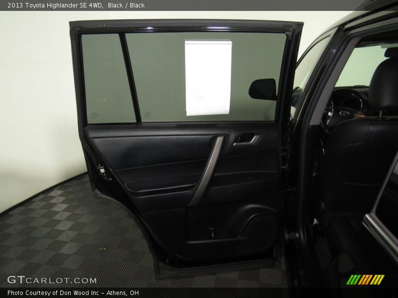 Black / Black 2013 Toyota Highlander SE 4WD