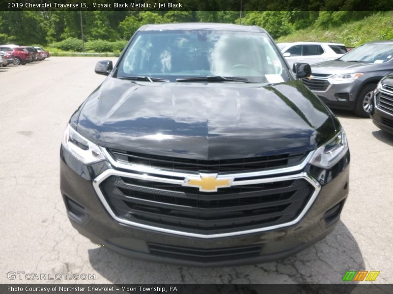 Mosaic Black Metallic / Jet Black 2019 Chevrolet Traverse LS