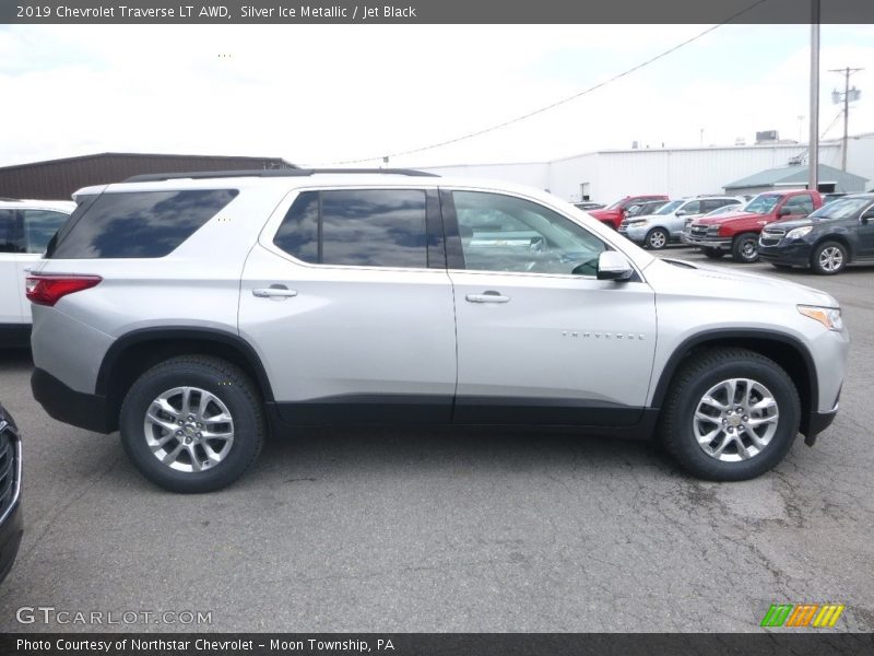 Silver Ice Metallic / Jet Black 2019 Chevrolet Traverse LT AWD