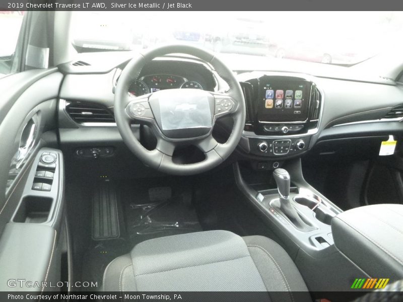 Silver Ice Metallic / Jet Black 2019 Chevrolet Traverse LT AWD