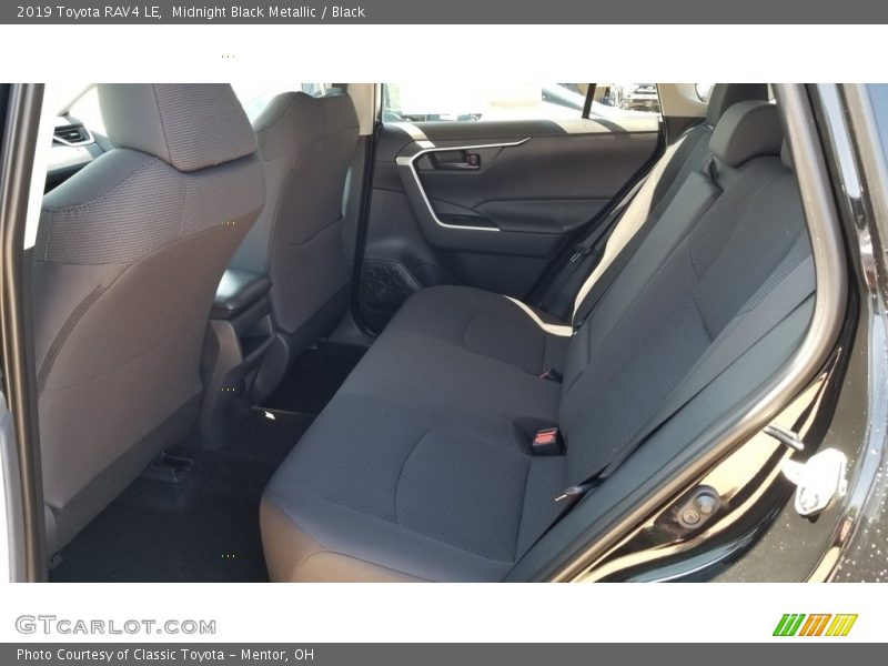 Midnight Black Metallic / Black 2019 Toyota RAV4 LE