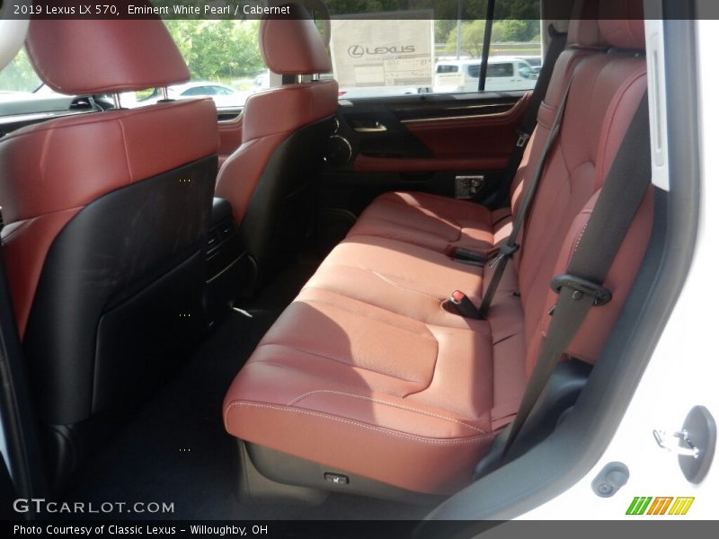Eminent White Pearl / Cabernet 2019 Lexus LX 570