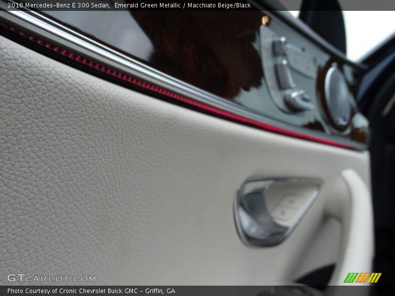 Emerald Green Metallic / Macchiato Beige/Black 2018 Mercedes-Benz E 300 Sedan