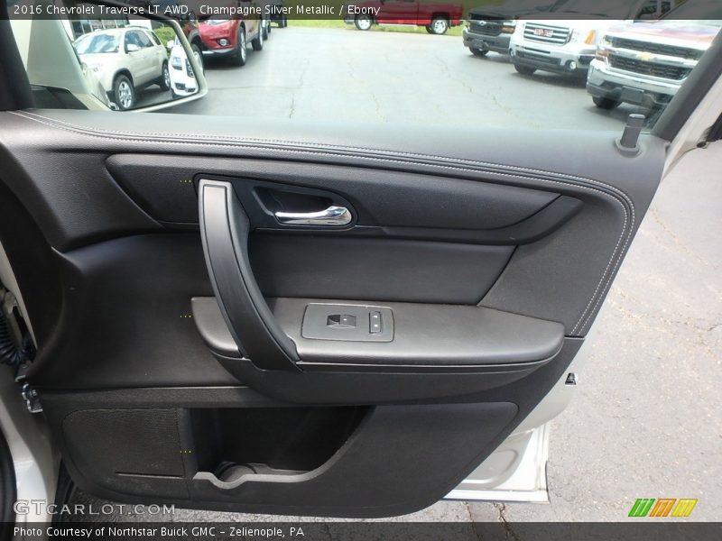 Champagne Silver Metallic / Ebony 2016 Chevrolet Traverse LT AWD