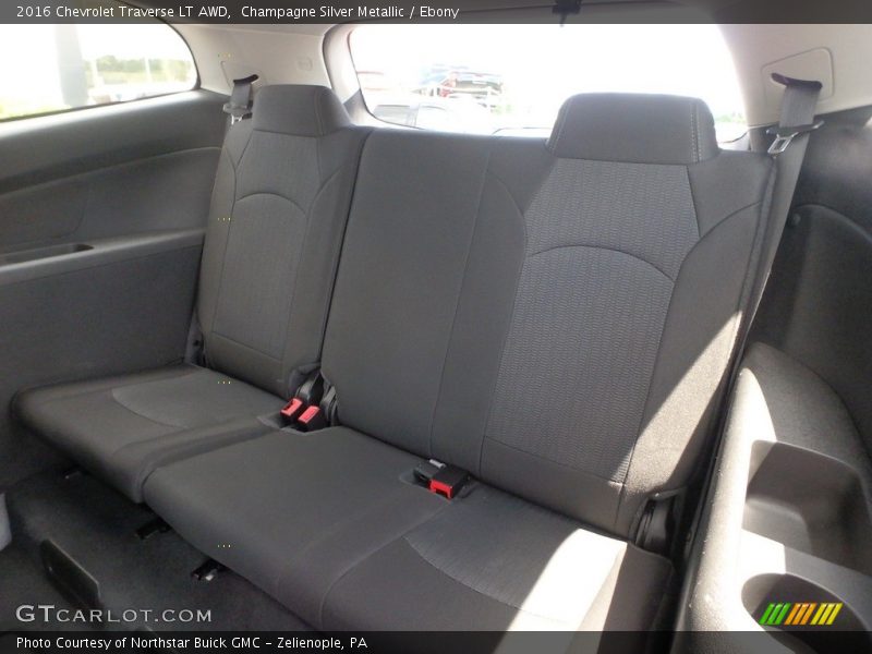 Champagne Silver Metallic / Ebony 2016 Chevrolet Traverse LT AWD