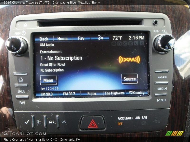 Champagne Silver Metallic / Ebony 2016 Chevrolet Traverse LT AWD