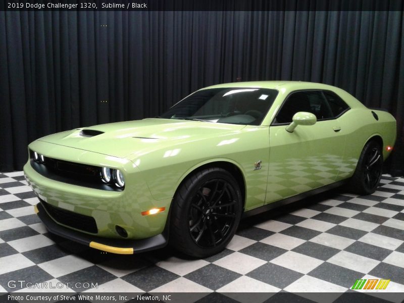 Sublime / Black 2019 Dodge Challenger 1320