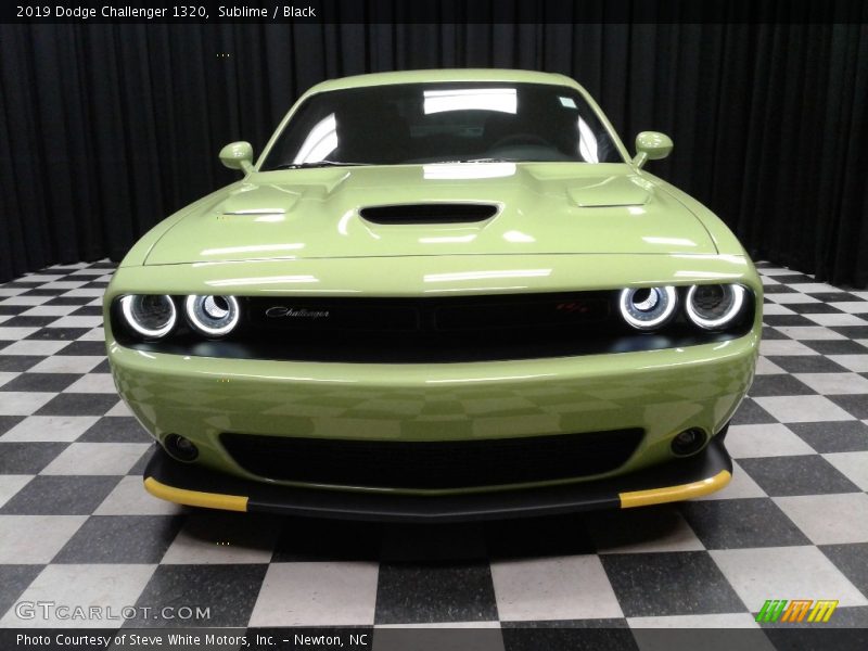 Sublime / Black 2019 Dodge Challenger 1320