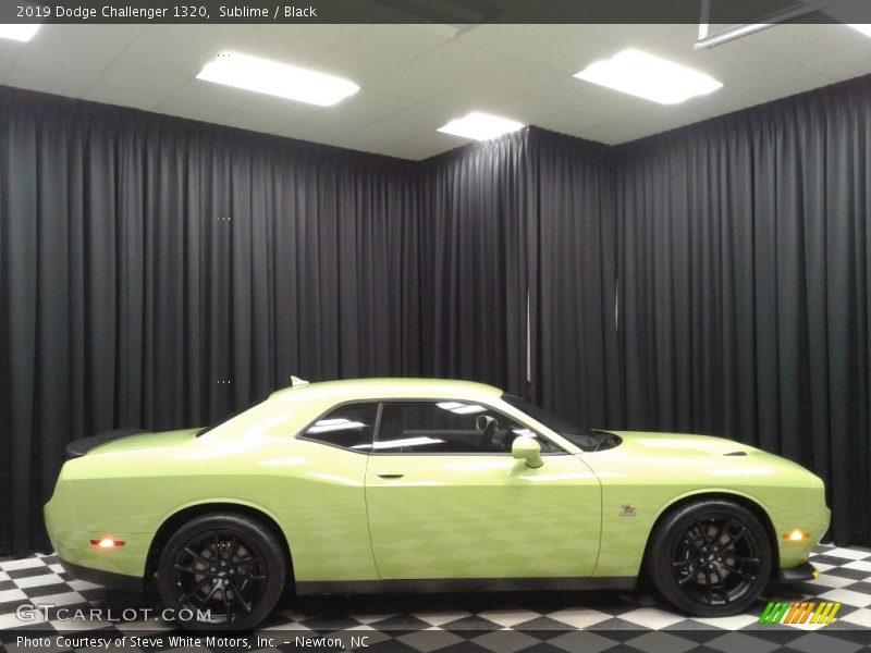 Sublime / Black 2019 Dodge Challenger 1320