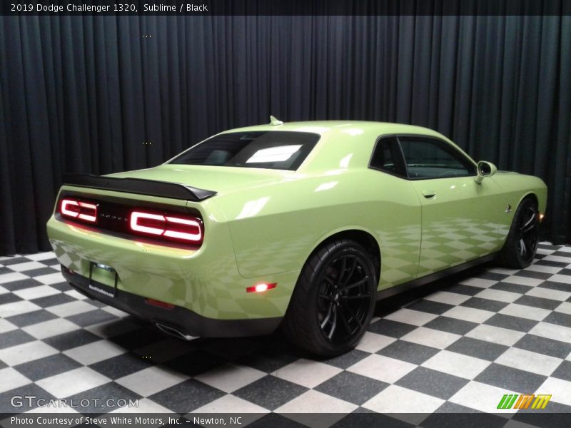 Sublime / Black 2019 Dodge Challenger 1320