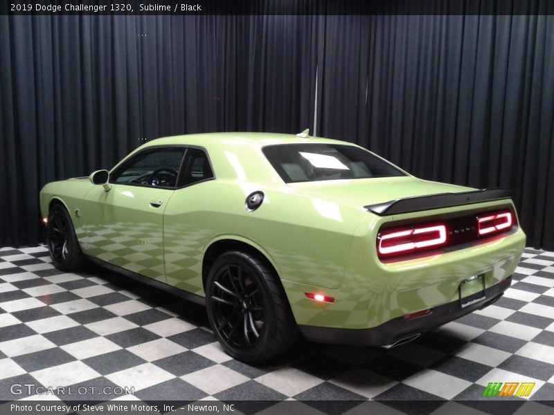 Sublime / Black 2019 Dodge Challenger 1320