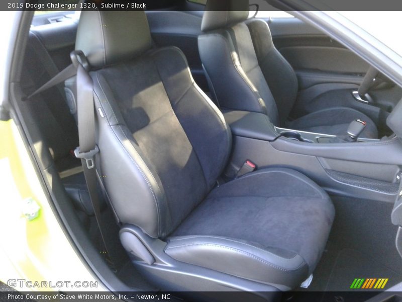 Sublime / Black 2019 Dodge Challenger 1320