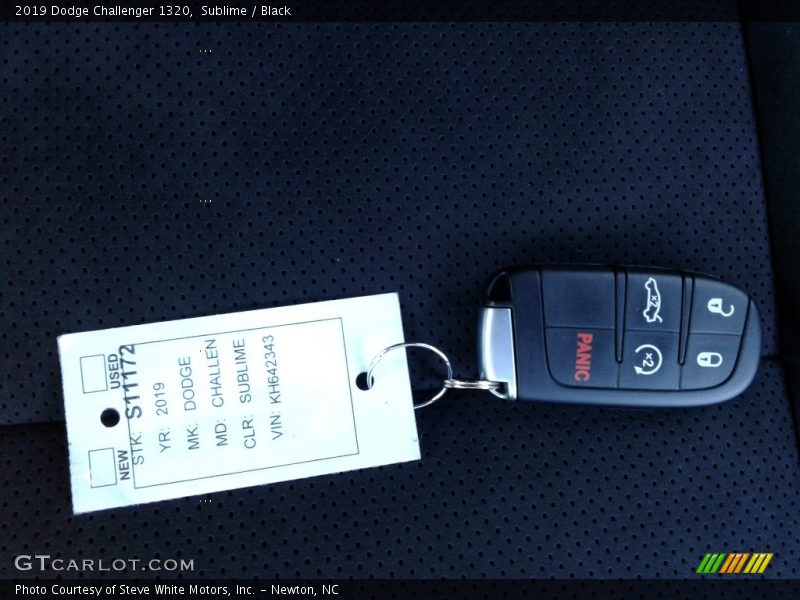 Sublime / Black 2019 Dodge Challenger 1320