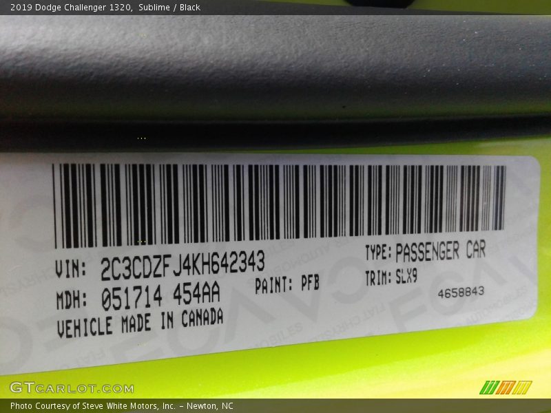 Sublime / Black 2019 Dodge Challenger 1320