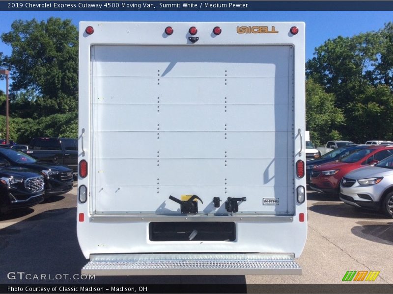 Summit White / Medium Pewter 2019 Chevrolet Express Cutaway 4500 Moving Van
