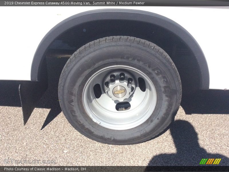 Summit White / Medium Pewter 2019 Chevrolet Express Cutaway 4500 Moving Van